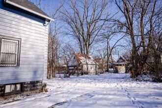 2032 Elliott Ave in Toledo, OH - Building Photo - Building Photo