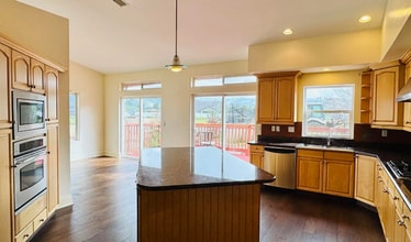 16545 Wardlaw Dr in Springville, CA - Foto de edificio - Building Photo