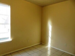 522 Lenora Dr in Taylor, TX - Foto de edificio - Building Photo