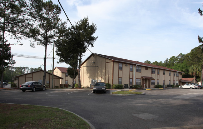 Colonial Village Apartments in Jacksonville, FL - Building Photo - Building Photo