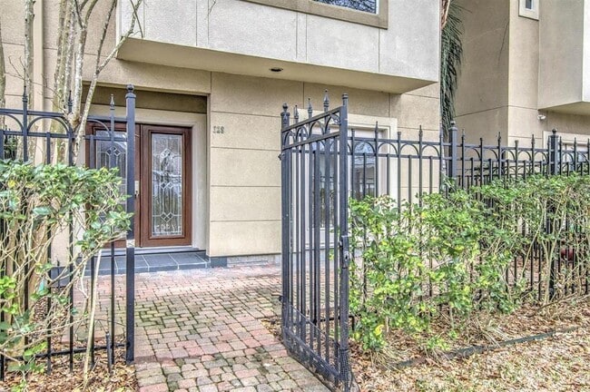 328 Asbury St in Houston, TX - Foto de edificio - Building Photo
