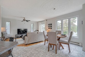 306 Rue Riviera in Gatineau, QC - Building Photo - Building Photo