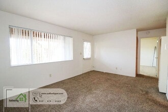 20877 Cottonwood Dr in Cottonwood, CA - Building Photo - Building Photo