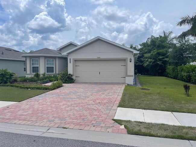 690 Hadley Pl E in Naples, FL - Building Photo - Building Photo