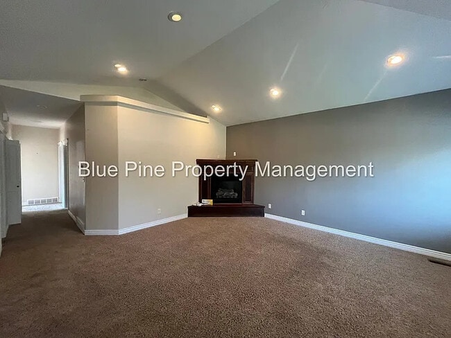 2125 Saddle Ln in Idaho Falls, ID - Building Photo - Building Photo