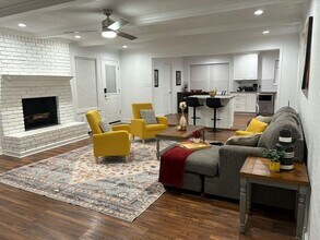 17211 Rolling Creek Dr in Houston, TX - Building Photo - Building Photo