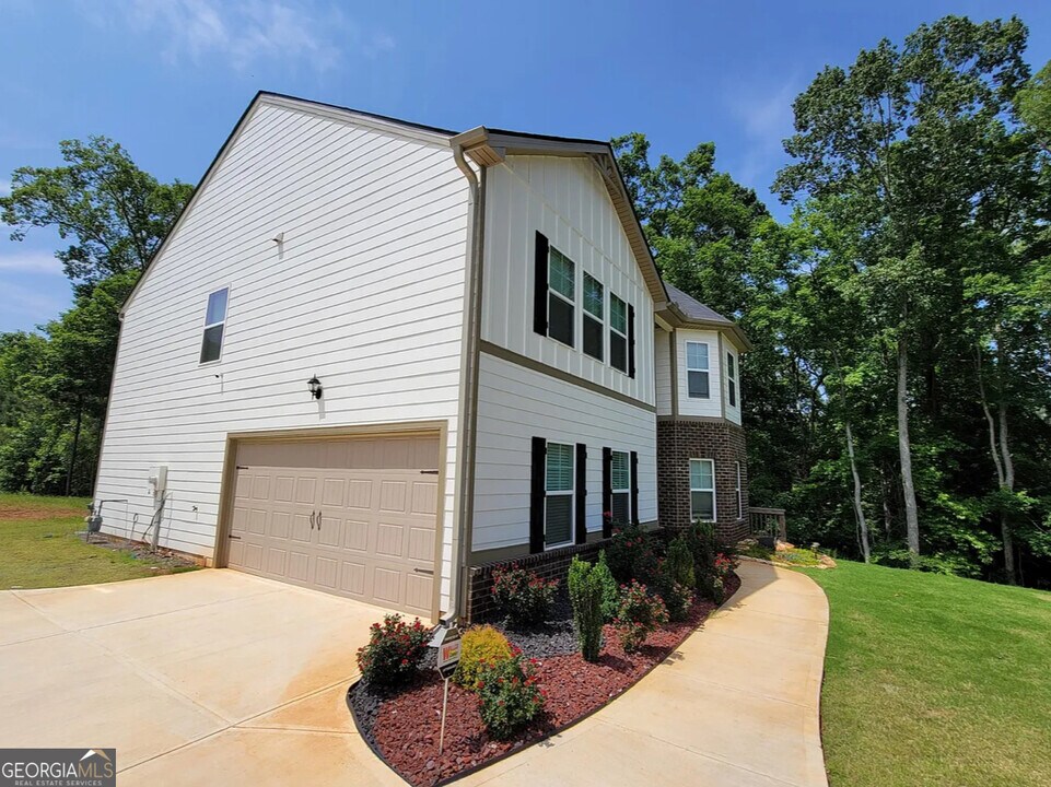 25 Miller Lake Ct in Covington, GA - Building Photo