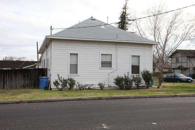 415 N Palm St in Turlock, CA - Building Photo - Building Photo