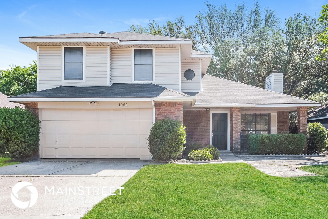 1052 Colony St in Flower Mound, TX - Building Photo