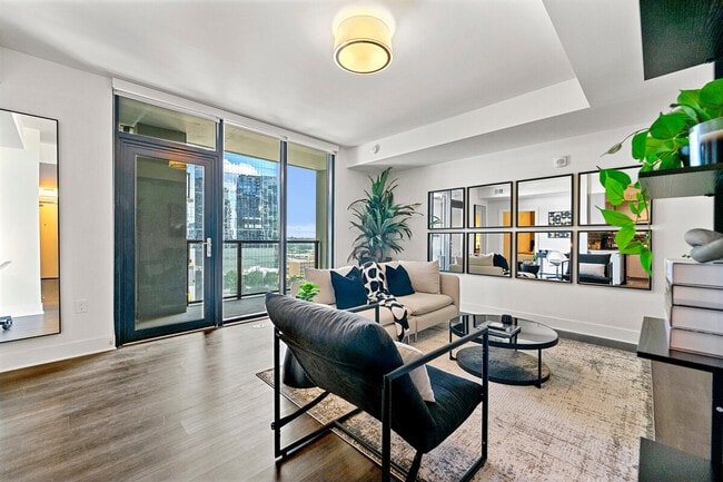 1400 W Peachtree St NW in Atlanta, GA - Building Photo - Building Photo