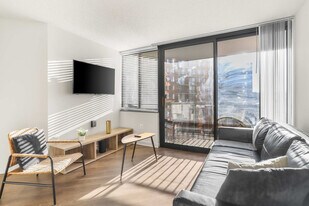 801 15th St S in Arlington, VA - Building Photo