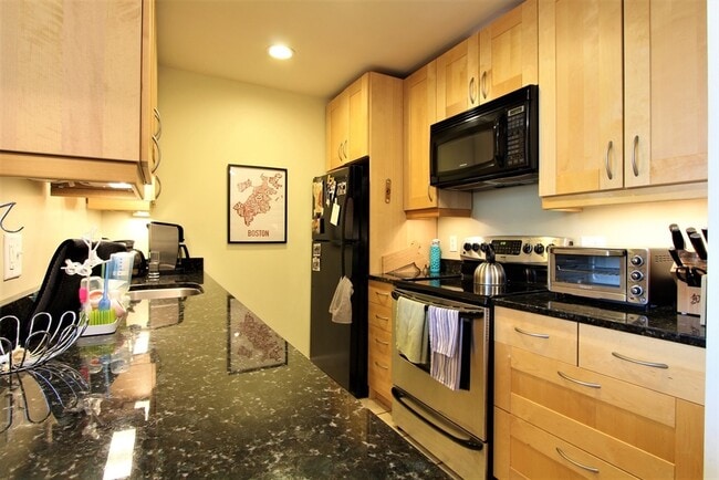 350 W Fourth St in Boston, MA - Building Photo - Building Photo