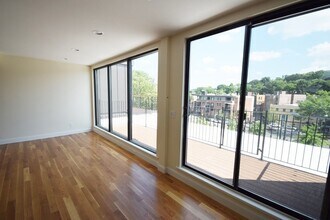 1616 Beacon St, Unit 3 in Brookline, MA - Building Photo - Building Photo