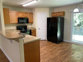 57 Lake Shore Blvd in Savannah, GA - Building Photo - Building Photo
