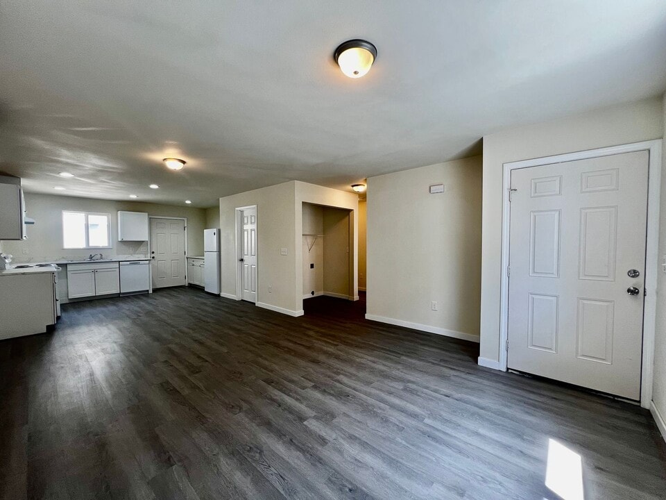 713 N 6th Ave in Yakima, WA - Building Photo