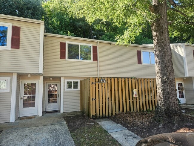 property at 220 Elizabeth St