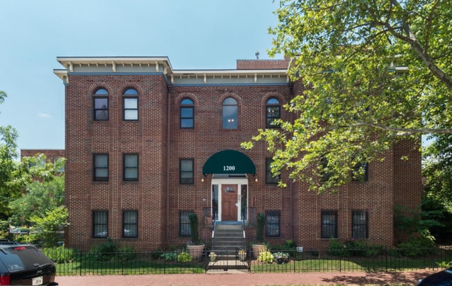 1200 Q St NW in Washington, DC - Building Photo - Building Photo
