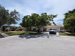 3069 NW 27th Terrace in Boca Raton, FL - Foto de edificio - Building Photo