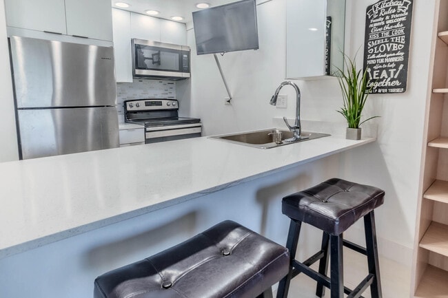 property at 3760 Inverrary Dr