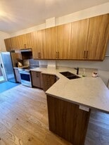 143 Hope St in Toronto, ON - Building Photo