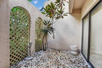 21476 Juego Cir in Boca Raton, FL - Foto de edificio - Building Photo