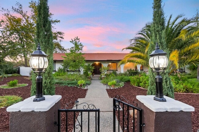 property at 4305 Whispering Oak Cir