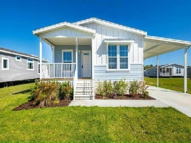 2505 E Bay Dr