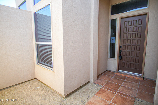 5484 Francisco Roque Dr in El Paso, TX - Building Photo - Building Photo