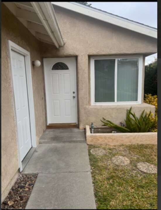 27042 El Retiro in Mission Viejo, CA - Building Photo