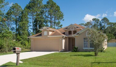 15 Roxland Ln in Palm Coast, FL - Building Photo - Building Photo