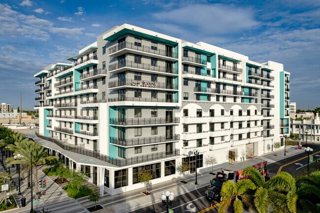 Hollywood Heights on the Boulevard in Hollywood, FL - Foto de edificio - Building Photo