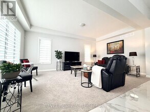 7356 Majestic Trl in Niagara Falls, ON - Building Photo - Building Photo