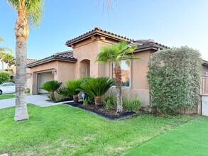 137 Moneda Ct in Hemet, CA - Building Photo - Building Photo