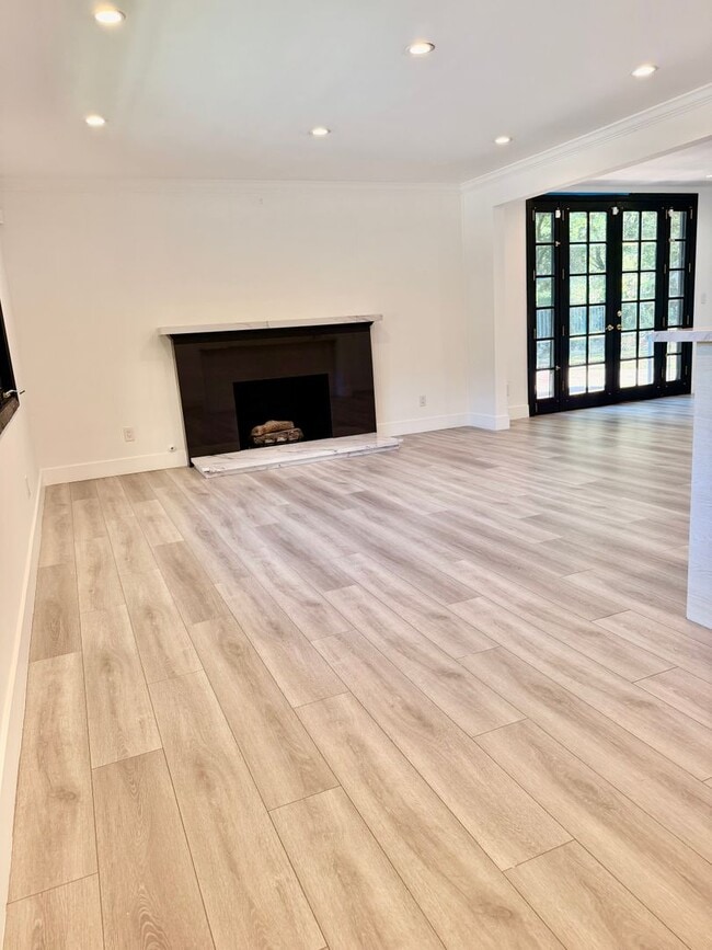 3770 Ballina Canyon Rd in Los Angeles, CA - Building Photo - Building Photo