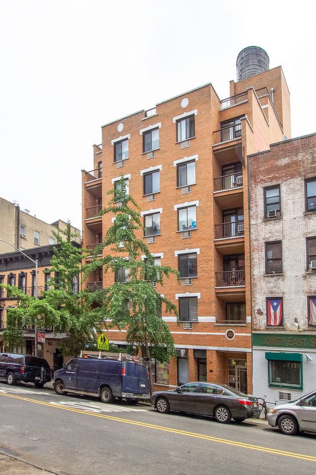 Adam's Court in New York, NY - Foto de edificio - Building Photo