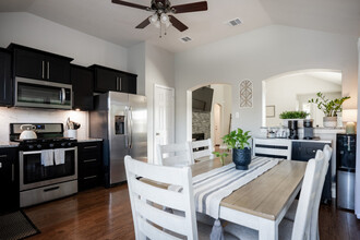 1031 Fallbrook Loop in College Station, TX - Building Photo - Building Photo