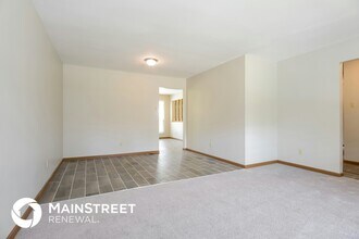 14732 Verdun Estates Dr in Florissant, MO - Building Photo - Building Photo