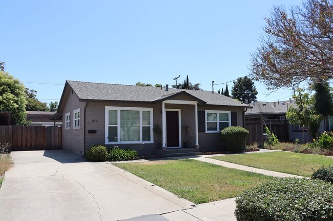 property at 876 W Iowa Ave