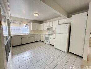 971 Wainiha St in Honolulu, HI - Building Photo - Building Photo