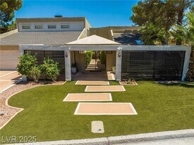 3003 La Mesa Dr in Henderson, NV - Building Photo