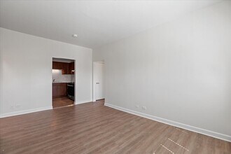 900 W Windsor Ave in Chicago, IL - Building Photo - Building Photo