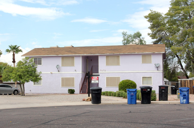 2032 N Hunt Cor in Mesa, AZ - Foto de edificio - Building Photo