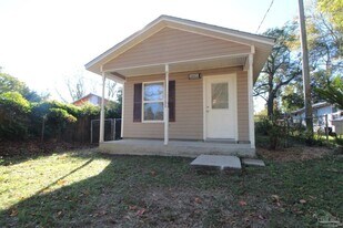 1007 W Hatton St in Pensacola, FL - Building Photo