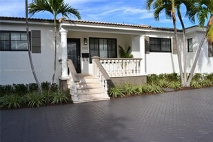 2022 SW 82nd Ct in Miami, FL - Building Photo