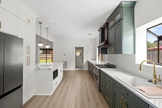 3223 Country Club Blvd in Stafford, TX - Building Photo - Building Photo