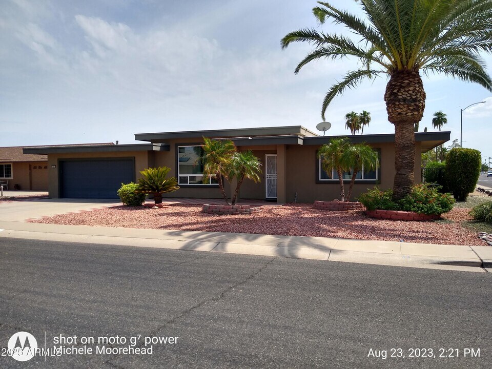 10631 W Edgewood Dr in Sun City, AZ - Building Photo
