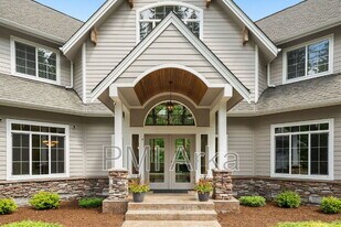 19703 SE 128th Way in Issaquah, WA - Building Photo