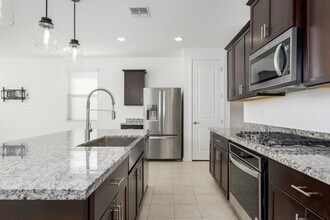 17837 W Pinnacle Vista Dr in Surprise, AZ - Building Photo - Building Photo