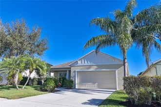 4715 Lake Breeze Terrace in Sarasota, FL - Building Photo - Building Photo