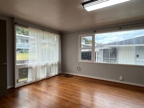 2586 Kekuanoni St in Honolulu, HI - Building Photo - Building Photo